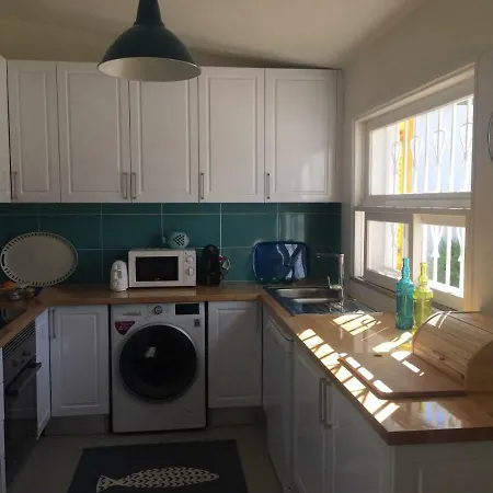 Villa Charming Luxury Private Pool With A/c,albufeira, Very Central And Quiet Area Albufeira